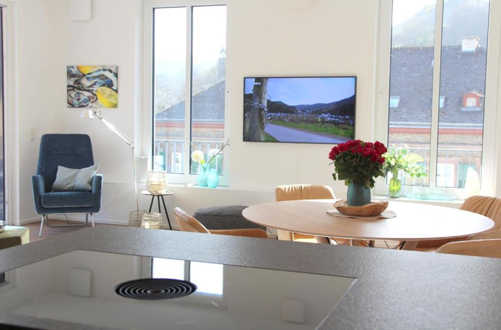 Mosel-Loggia - Luxusapartment -Terrass - Klimaanlage ทราเบิน-ทราร์บาค ภายนอก รูปภาพ